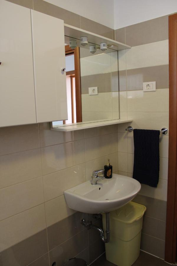 Apartma V&t *