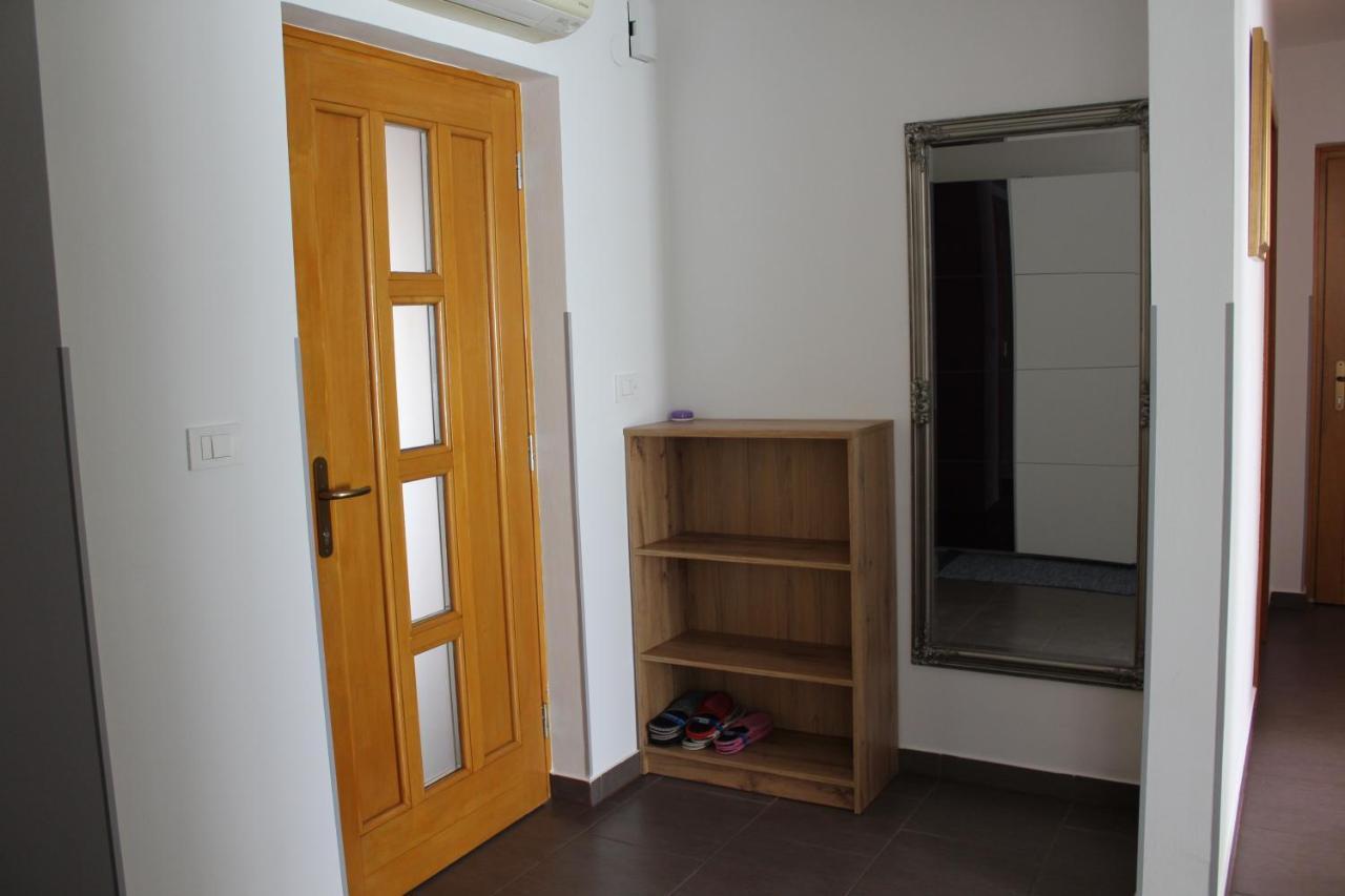 Apartment Apartma V&t *